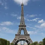 Chambre Entre Invalides Et Tour Eiffel